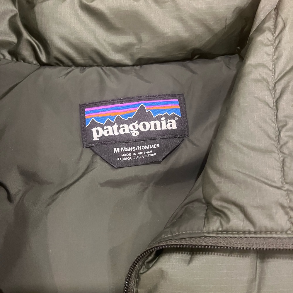 Patagonia Men's Hi-Loft Down Full Zip Vest, size medium - Picture 2 of 2